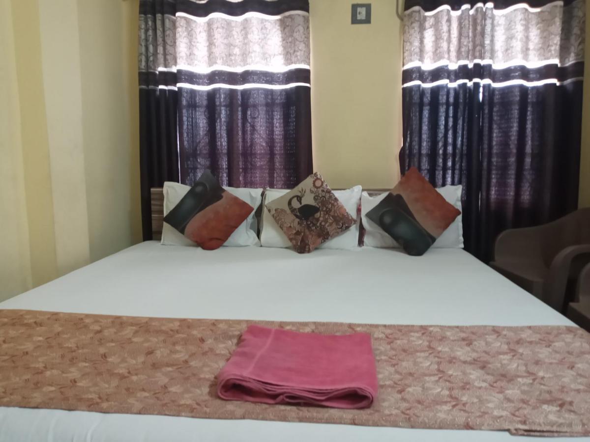 Hotel Royale Calcutta Buitenkant foto