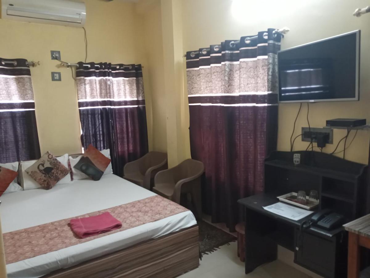 Hotel Royale Calcutta Buitenkant foto