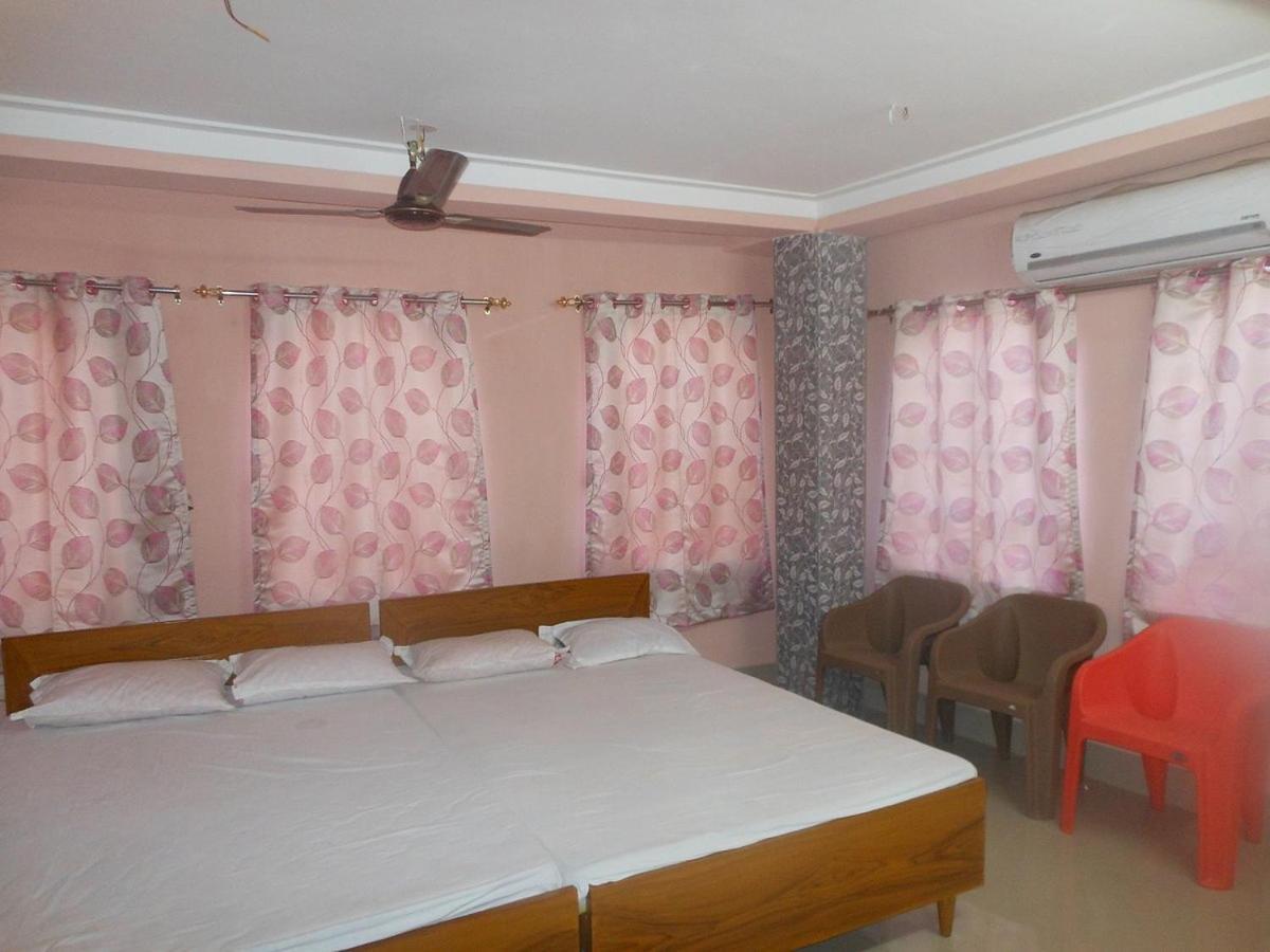 Hotel Royale Calcutta Buitenkant foto