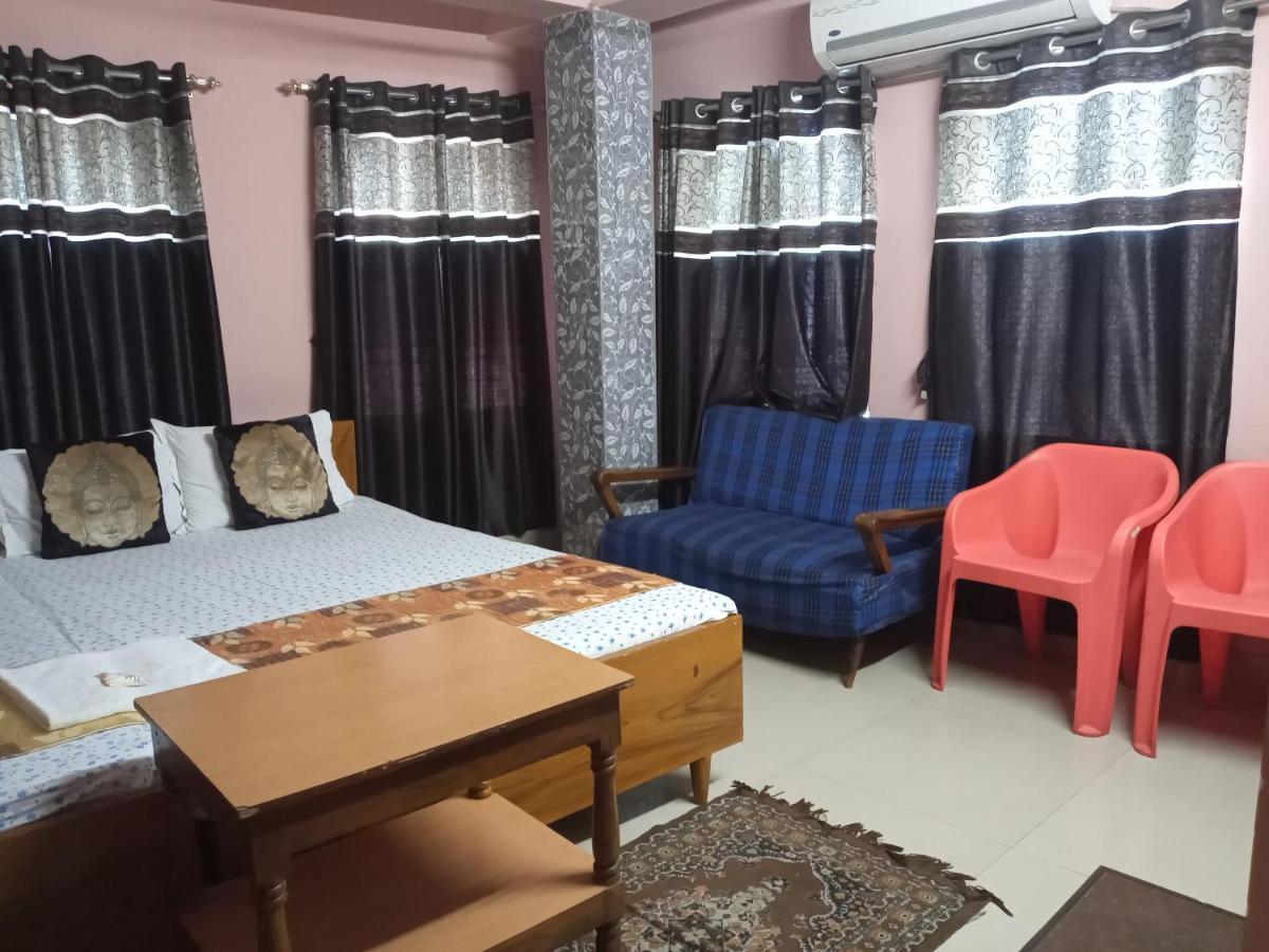 Hotel Royale Calcutta Buitenkant foto