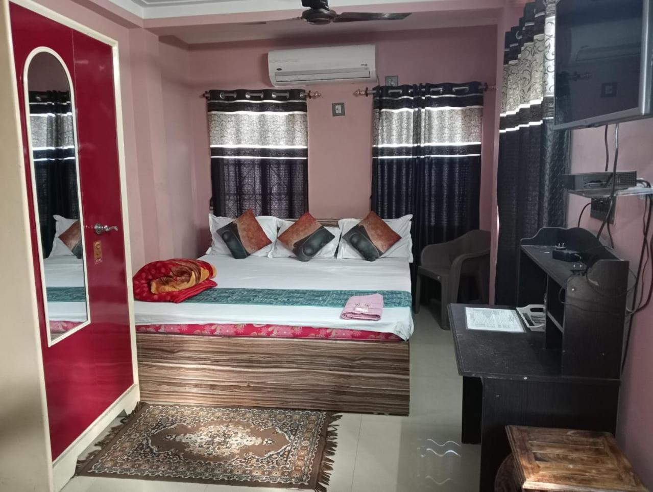 Hotel Royale Calcutta Buitenkant foto