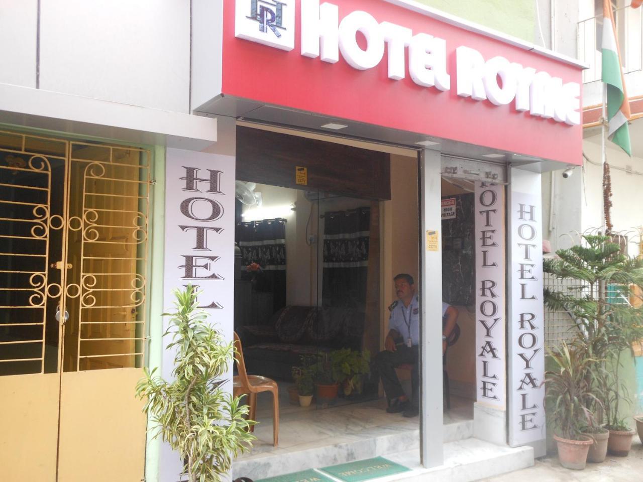 Hotel Royale Calcutta Buitenkant foto
