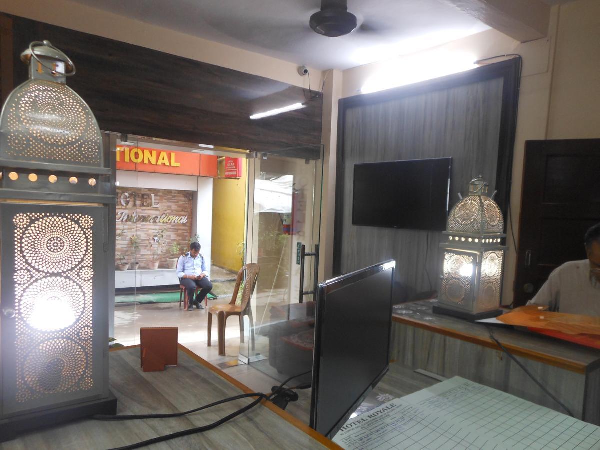 Hotel Royale Calcutta Buitenkant foto