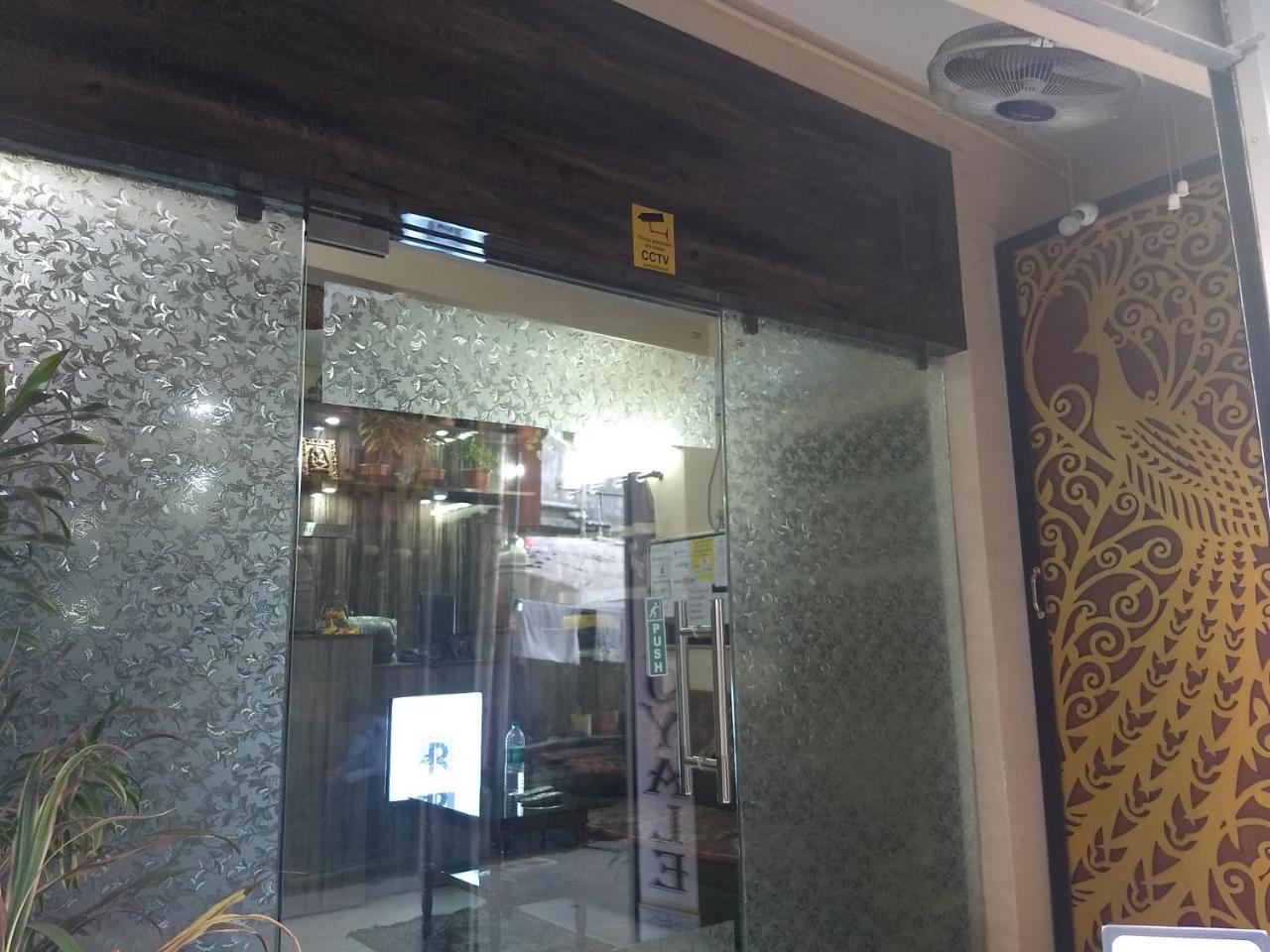 Hotel Royale Calcutta Buitenkant foto