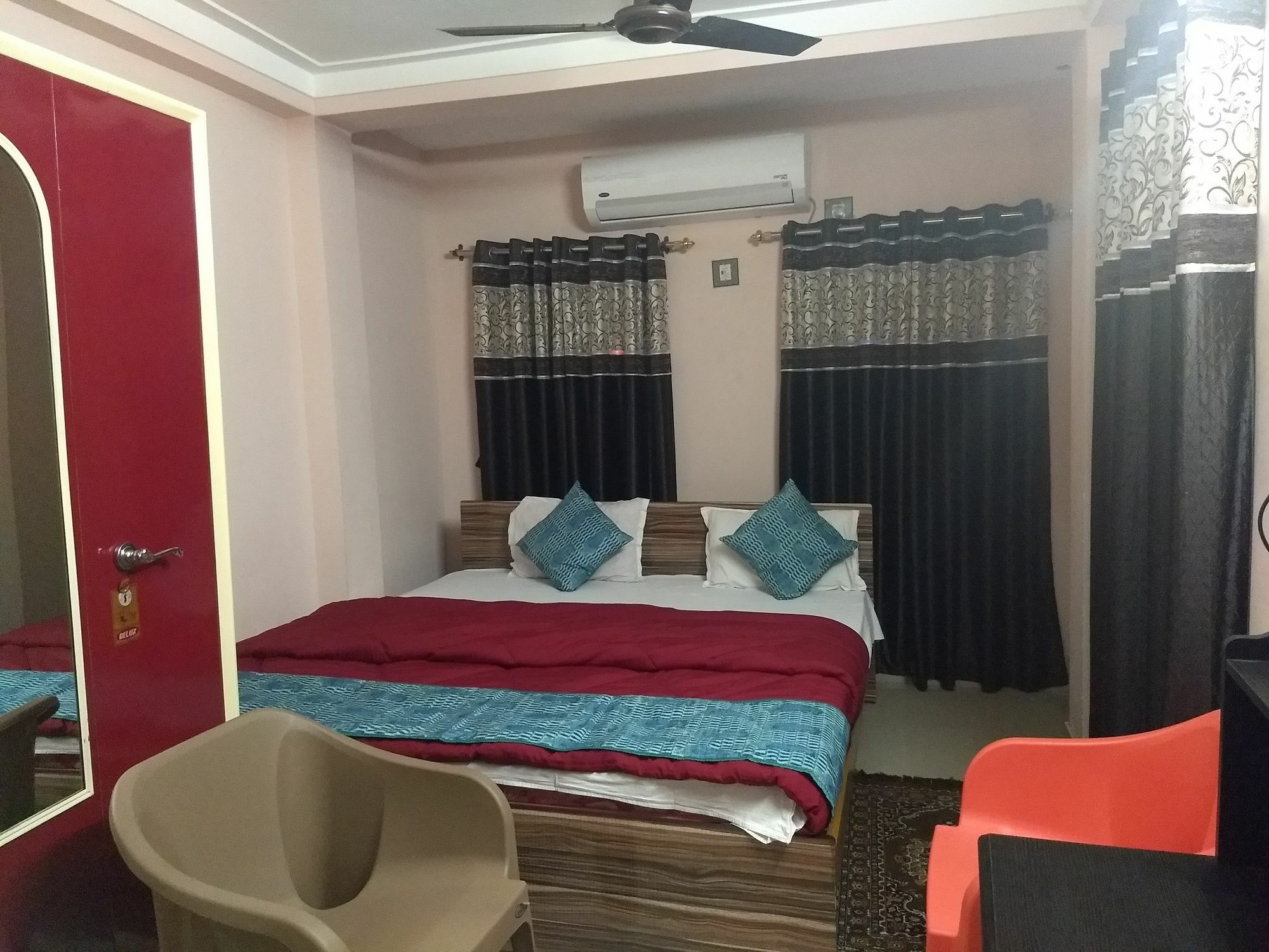 Hotel Royale Calcutta Buitenkant foto